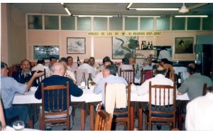 23 - En el restaurante Oasis - 2002
